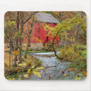 Gasse durch die Wälder Mousepad