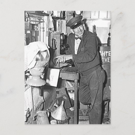 Gasstation Attendant Vintag Millburg Michigan Postkarte (Vorderseite)