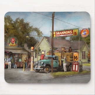 Gasstation - Shannons Supergasoline 1939 Mousepad