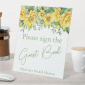 Gästebuchtisch für gelbes Gelb-Blatt-Brautparty Sockelschild (In Situ)