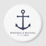 Gastgeschenk Hochzeit der modernen Nautischen Mari Magnet<br><div class="desc">Modernes Minimalistisches Nautical Navy Blue Anchor Gastgeschenk Hochzeit Magnet mit marineblau Anker und personalisierten Braut und Bräutigam Namen mit Hochzeitstag in marineblau modernen Sans Serif Schriftart Stil auf weißem Hintergrund. Ideal für Hochzeiten mit Wassersportaktivitäten,  Hochzeiten zum Thema Strand und vieles mehr.</div>