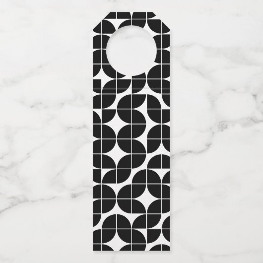 Gastgeschenk Hochzeit Schwarz-weiß MCM Muster Flaschenanhänger (Rückseite)