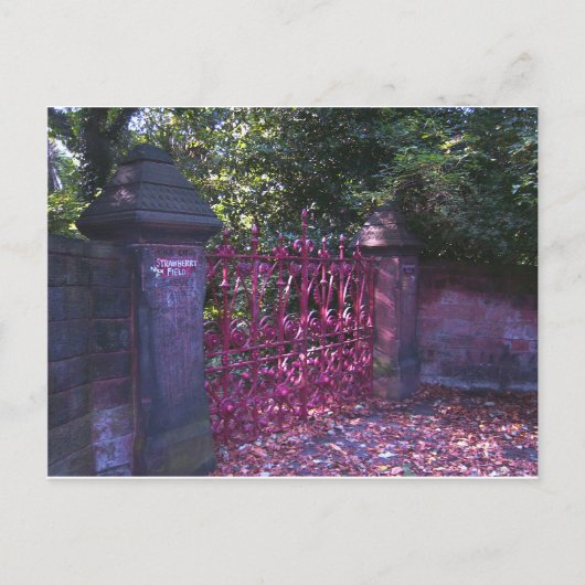 Gates to Strawberry Fields Liverpool Postkarte (Vorderseite)