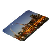 Gateway Arch St. Louis Mississippi bei Nacht Magnet (Linke Seite)