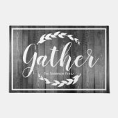 Gather Farmhouse Laurels & Gray Wood Print Fußmatte (Vorderseite)