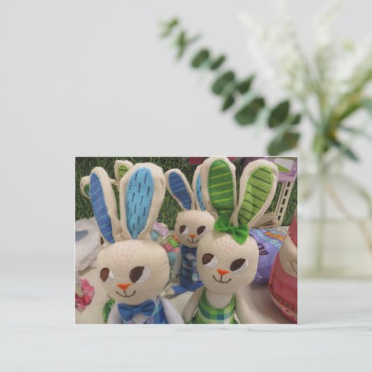 Gathered Bunnies Postkarte (Stehend Vorderseite)