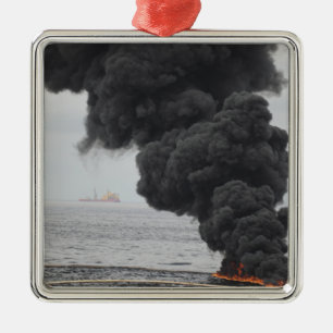 Gathered konzentrierte Ölbrände Silbernes Ornament