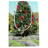 Gator Christmas Tree - Mittelweihnachtliche Gesche Mittlere Geschenktüte (Vorderseite)