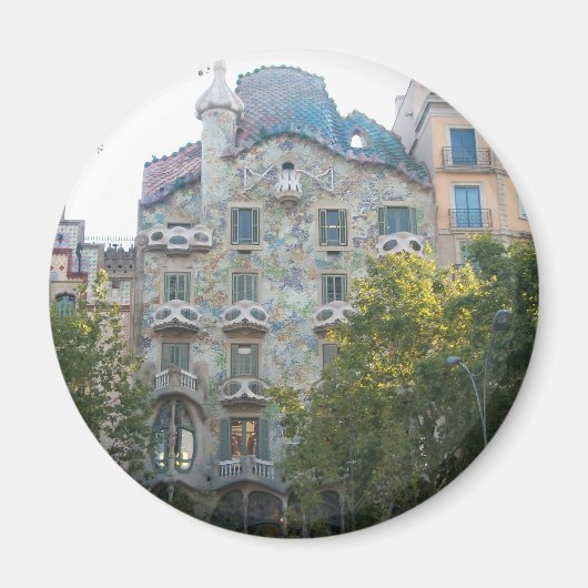 Gaudi Style Haus in Barcelona Magnet (Vorne)