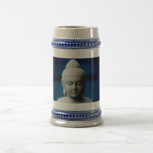 Gautama Buddha erleuchtete ein Bierglas