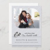 Gay and Lesbian Silver Pinstripe Foto Wedding Einladung (Vorne/Hinten)