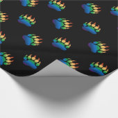 GAY BEAR Gradient Bear Paw Rainbow Flag Geschenkpapier (Ecke)