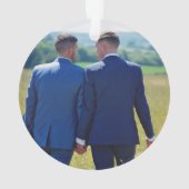 Gay Caucasia Paar gemütliche Lounge Schnee| FOTO Ornament (Rückseite)