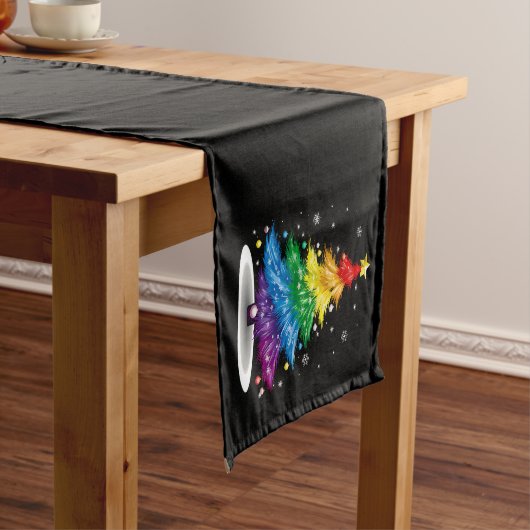 Gay LGBT Pride Rainbow Christmas Tree Merry Xmas Kurzer Tischläufer (Beispiel)