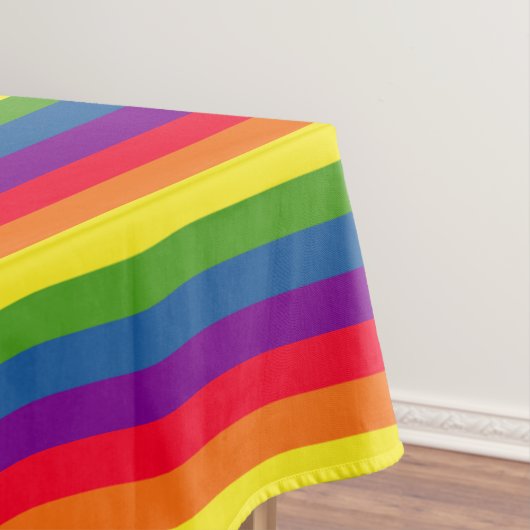 Gay Pride mit farbenfroher Regenbogenflagge Tischdecke (Beispiel)