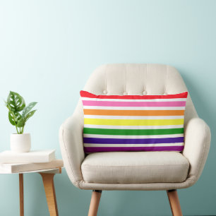 Gay Pride mit farbigen Regenbogenstreifen Lendenkissen