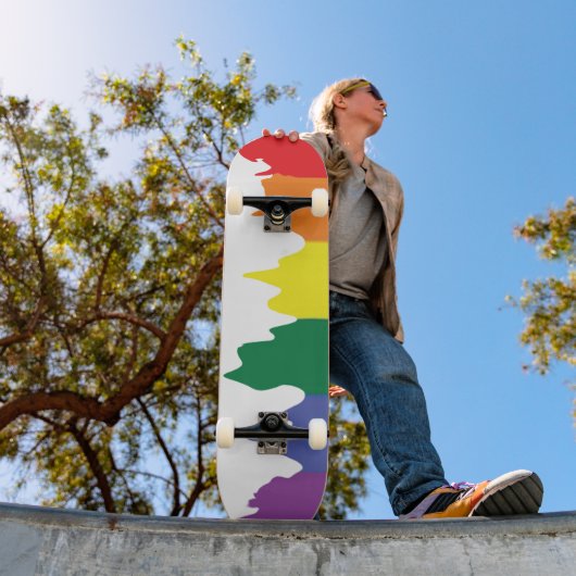 Gay Pride-Regenbogenflagge mit Paint Skateboard (Außenbereich 1)