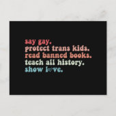 "Gay Protect Trans Kids Read Banned Books LGBTQ" Postkarte (Vorderseite)