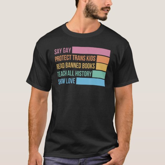 "Gay Protect Trans Kids Read Banned Books LGBTQ" T-Shirt (Vorderseite)