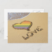 Gay Rainbow Liebe Herz in Sand Postkarte (Vorne/Hinten)