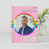 Gay Student Pride Rainbow Graduation Announcement Einladung (Stehend Vorderseite)