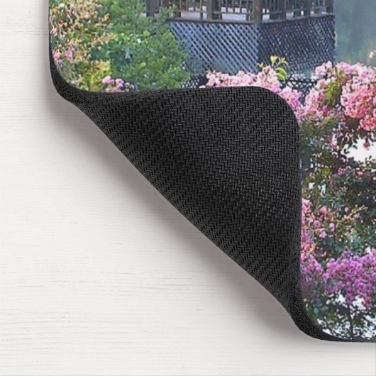 Gazebo im Frühjahr Mousepad (Ecke)