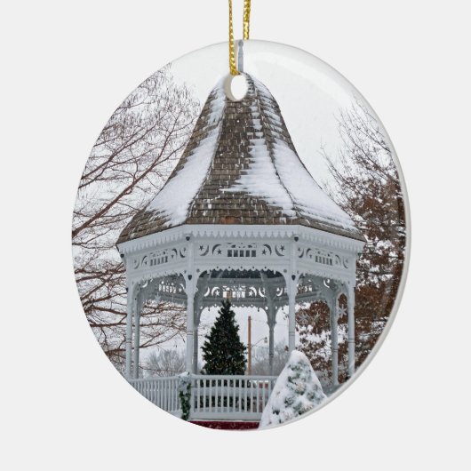 Gazebo im Schnee Keramik Ornament (Links)
