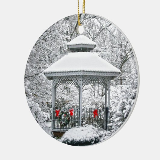 Gazebo im Schnee Keramik Ornament (Links)