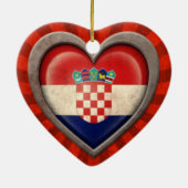 Gealtertes kroatisches Flaggen-Herz mit hellen Keramik Ornament (Hinten)