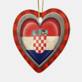 Gealtertes kroatisches Flaggen-Herz mit hellen Keramik Ornament (Links)