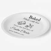 Gebacken mit Liebe Bäckerei Unternehmen hinzufügen Pappteller (Schrägansicht)