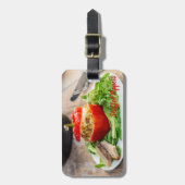 Gebackene Paprikaschoten mit Fleischsoße und Käse Gepäckanhänger (Vorderseite vertikal)