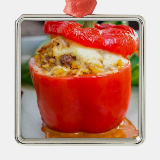 Gebackene Paprikaschoten mit Fleischsoße und Käse Silbernes Ornament (Vorne)