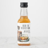 Gebärdete Perfektion Whiskey Men's Birthday Party Alkoholflaschenetikett (Vorderseite)