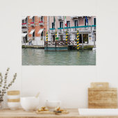 Gebäude am Meer in Venedig, Italien Poster (Küche)