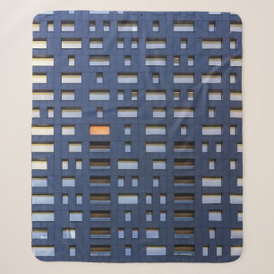 Gebäude aus blau-weißem Beton Sherpadecke