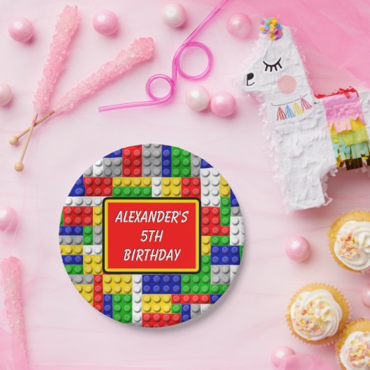 Gebäude blockiert den Primärfarbenjungen Geburtsta Pappteller (Party)