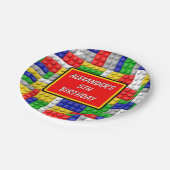 Gebäude blockiert den Primärfarbenjungen Geburtsta Pappteller (Schrägansicht)