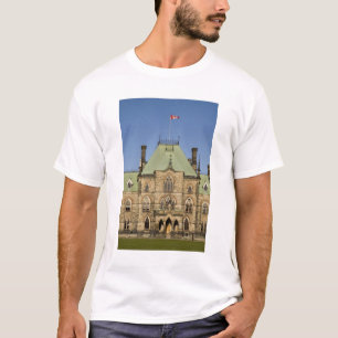 Gebäude des Parlaments in Ottawa, Ontario, Kanada  T-Shirt