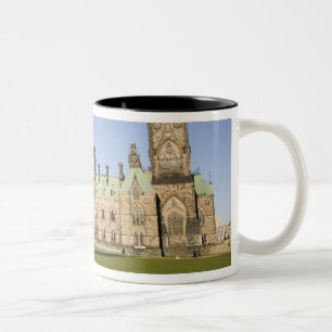 Gebäude des Parlaments in Ottawa, Ontario, Kanada Zweifarbige Tasse