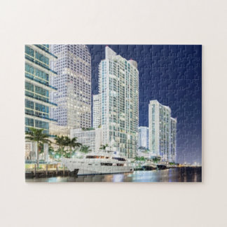 Gebäude entlang dem Miami-Fluss Riverwalk Puzzle