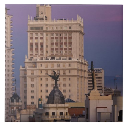 Gebäude entlang der Gran Via und des Edificio Espa Fliese (Vorderseite)