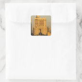 Gebäude entlang der Gran Via und des Edificio Espa Quadratischer Aufkleber (Tasche)