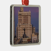 Gebäude entlang der Gran Via und Edificio Espana Silbernes Ornament (Rechts)