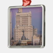 Gebäude entlang der Gran Via und Edificio Espana Silbernes Ornament (Links)