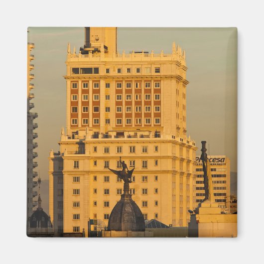 Gebäude entlang der Gran Via und Espana Magnet (Vorne)