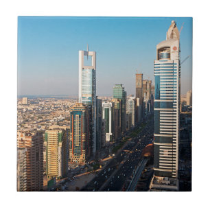Gebäude entlang der Sheikh Zayed Road, Dubai Fliese