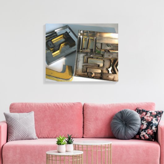 Gebäude Game Metal Letters Typografie-Leinwand Leinwanddruck (Insitu (Wohnzimmer))