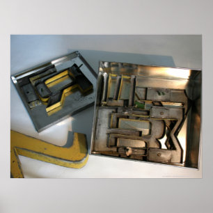 Gebäude Game Metal Letters Typografy Poster