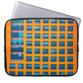 Gebäude in Blau und Orange Laptopschutzhülle (Vorderseite)